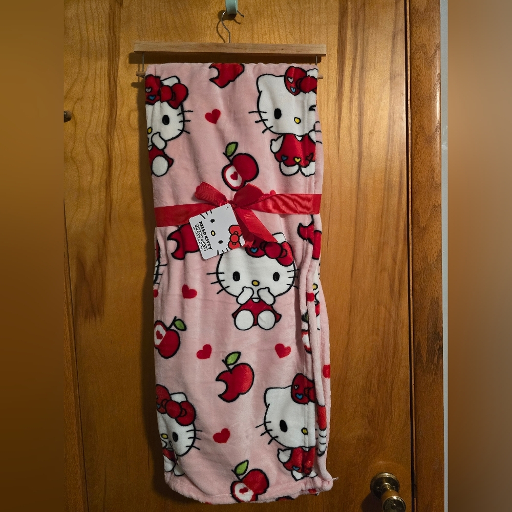 Hello Kitty Throw - 60" x 70"